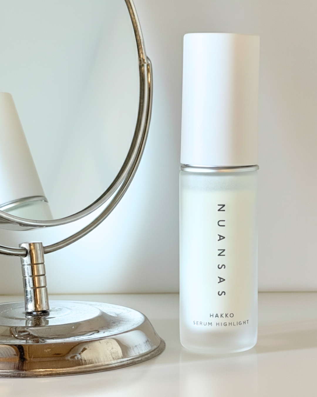 美容液リキッドハイライト、リキッドハイライト、ハイライト、メイクアップ台